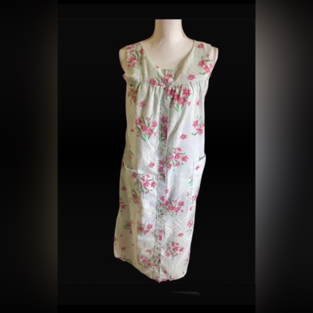 Vintage Carole Sleeveless Fashion House Dress